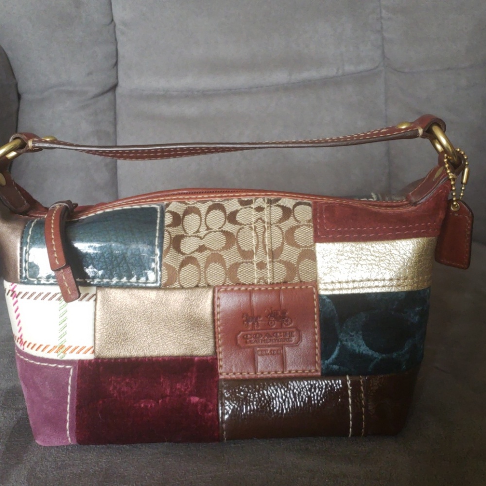 SOLD LIKE NEW WORN ONCE SMALL Coach Purse